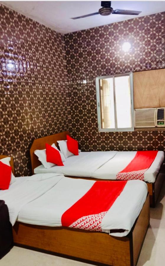 Hotel Bengal -100M From Park Circus 7 Point 콜카타 외부 사진