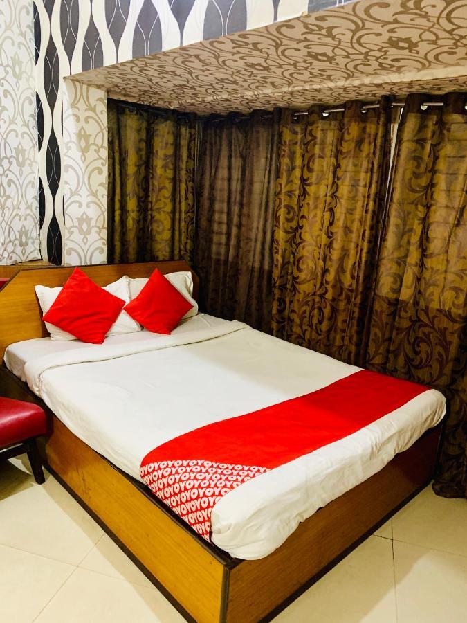 Hotel Bengal -100M From Park Circus 7 Point 콜카타 외부 사진