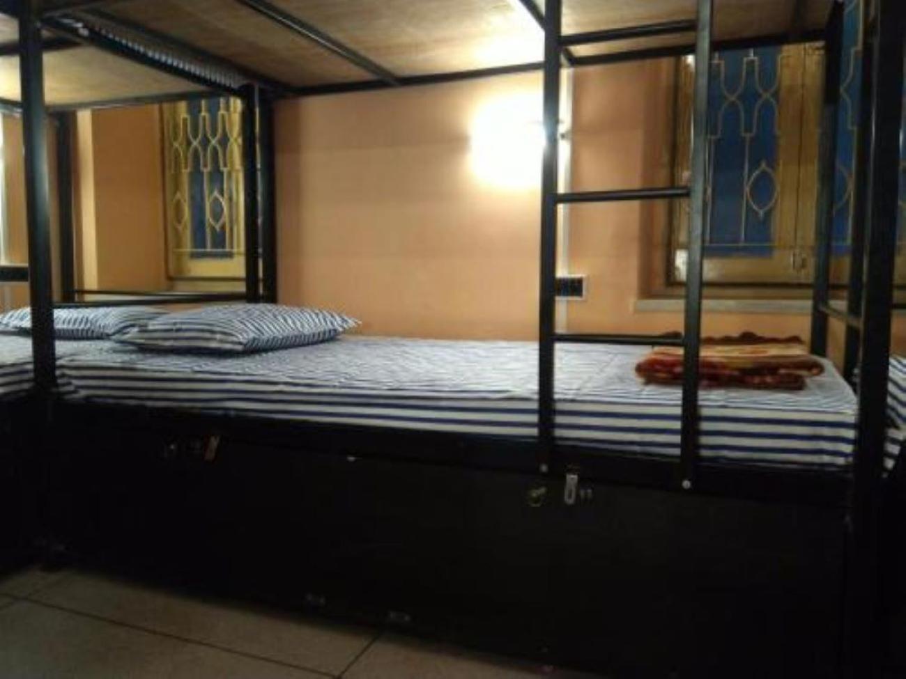 Hotel Bengal -100M From Park Circus 7 Point 콜카타 외부 사진
