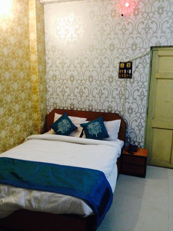 Hotel Bengal -100M From Park Circus 7 Point 콜카타 외부 사진