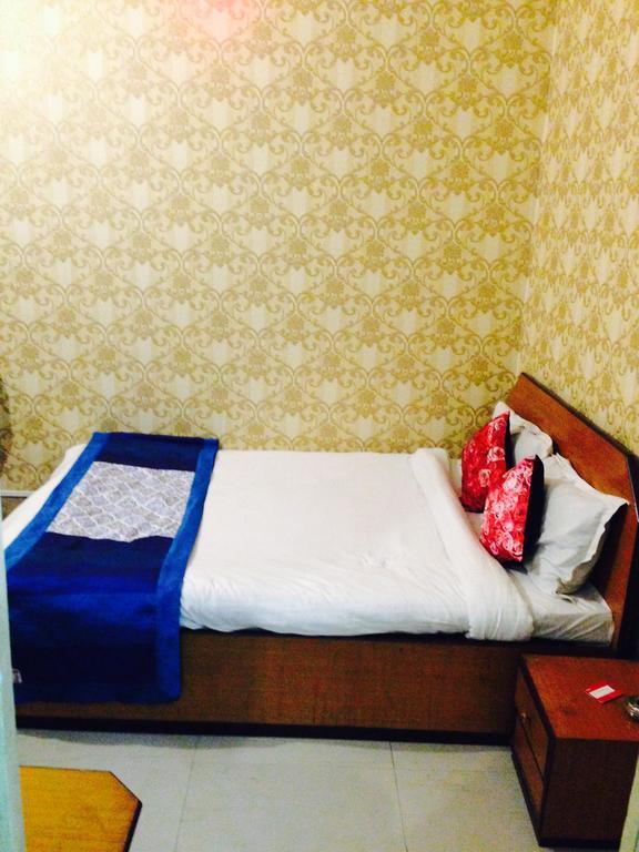 Hotel Bengal -100M From Park Circus 7 Point 콜카타 외부 사진