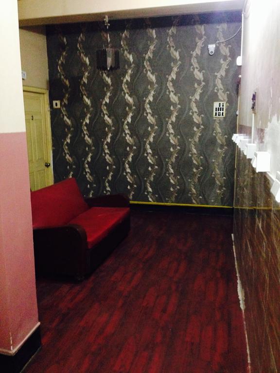 Hotel Bengal -100M From Park Circus 7 Point 콜카타 외부 사진